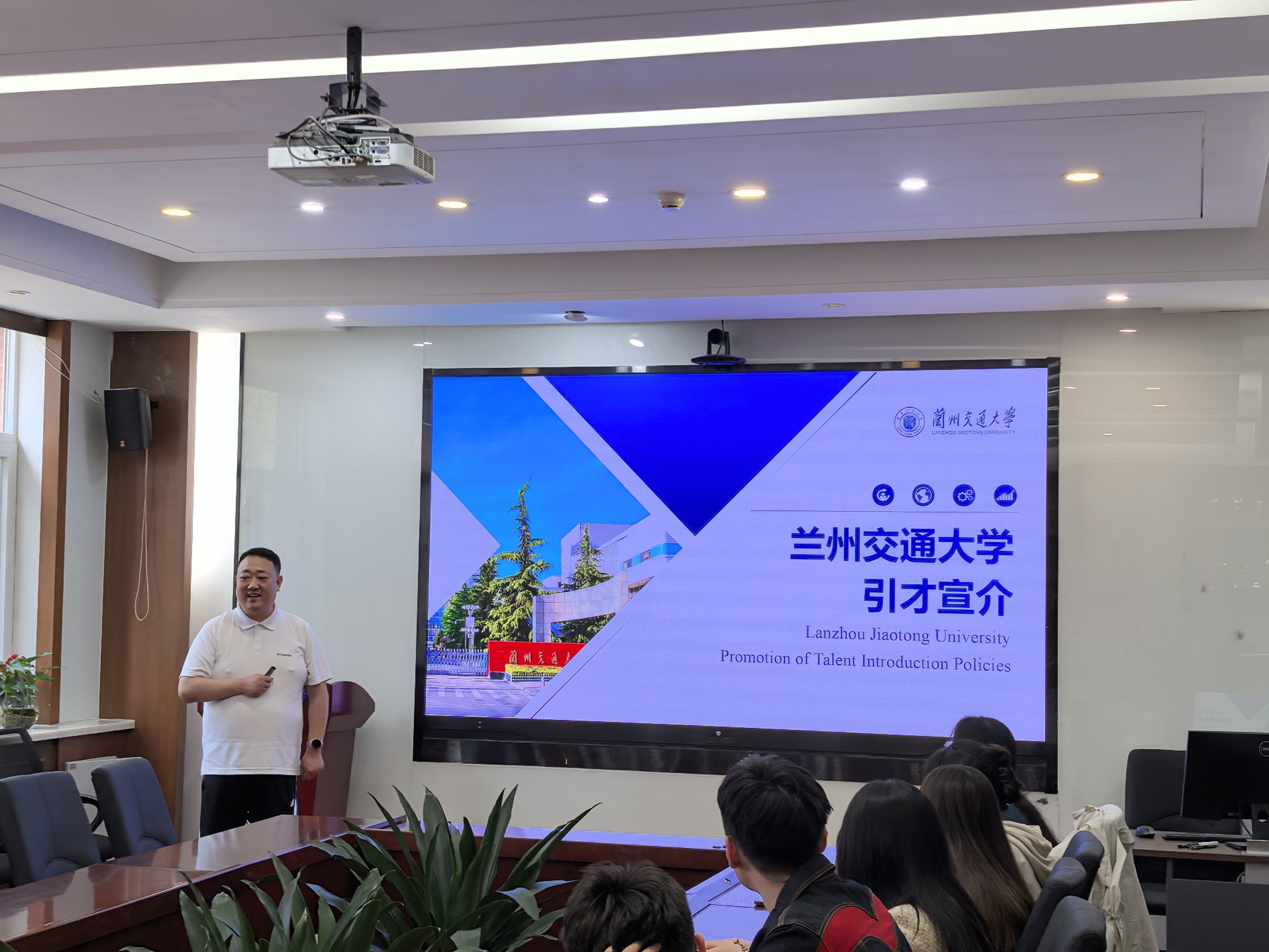 139407357.jpg 03.jpg